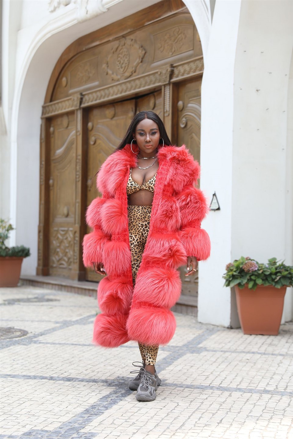 Valur tal-Coat Raccoon Tul Sħiħ